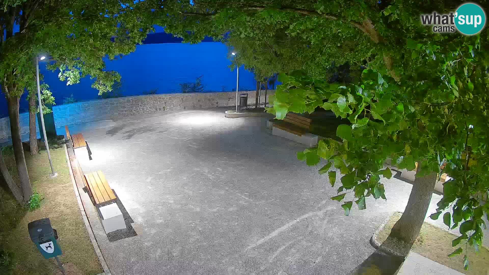 Kamera uživo Senj – Park književnika i Velebitski kanal