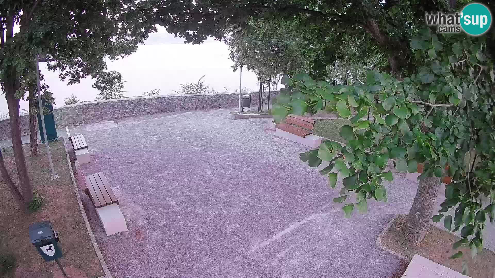 Senj Live Webcam – Schriftstellerpark und Velebit-Kanal