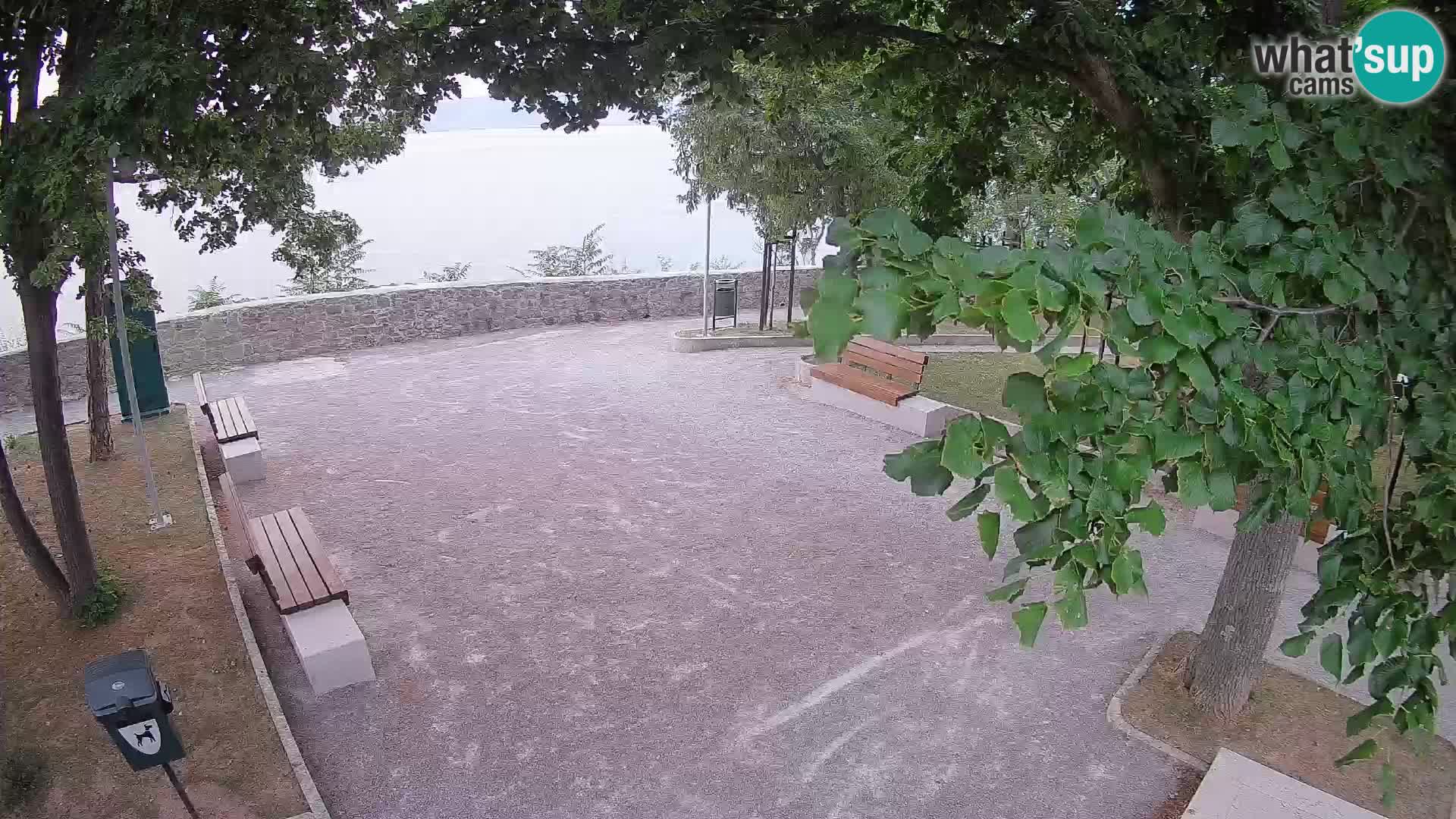 Spletna kamera Senj v živo – Park pisateljev in Velebitski kanal
