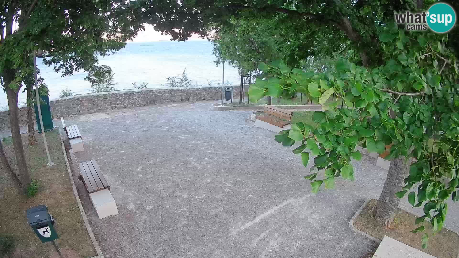 Webcam Senj en direct – Parc des Écrivains et canal du Velebit