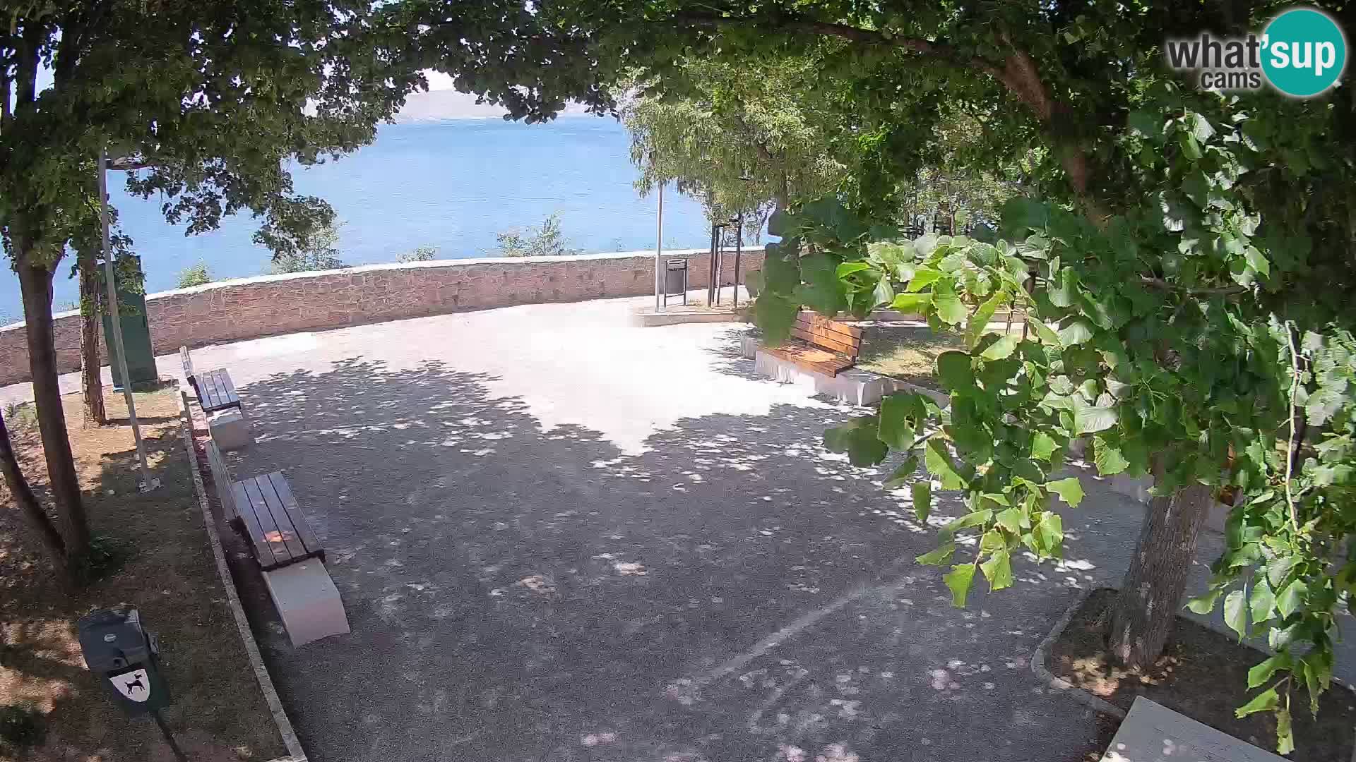 Webcam Senj en direct – Parc des Écrivains et canal du Velebit