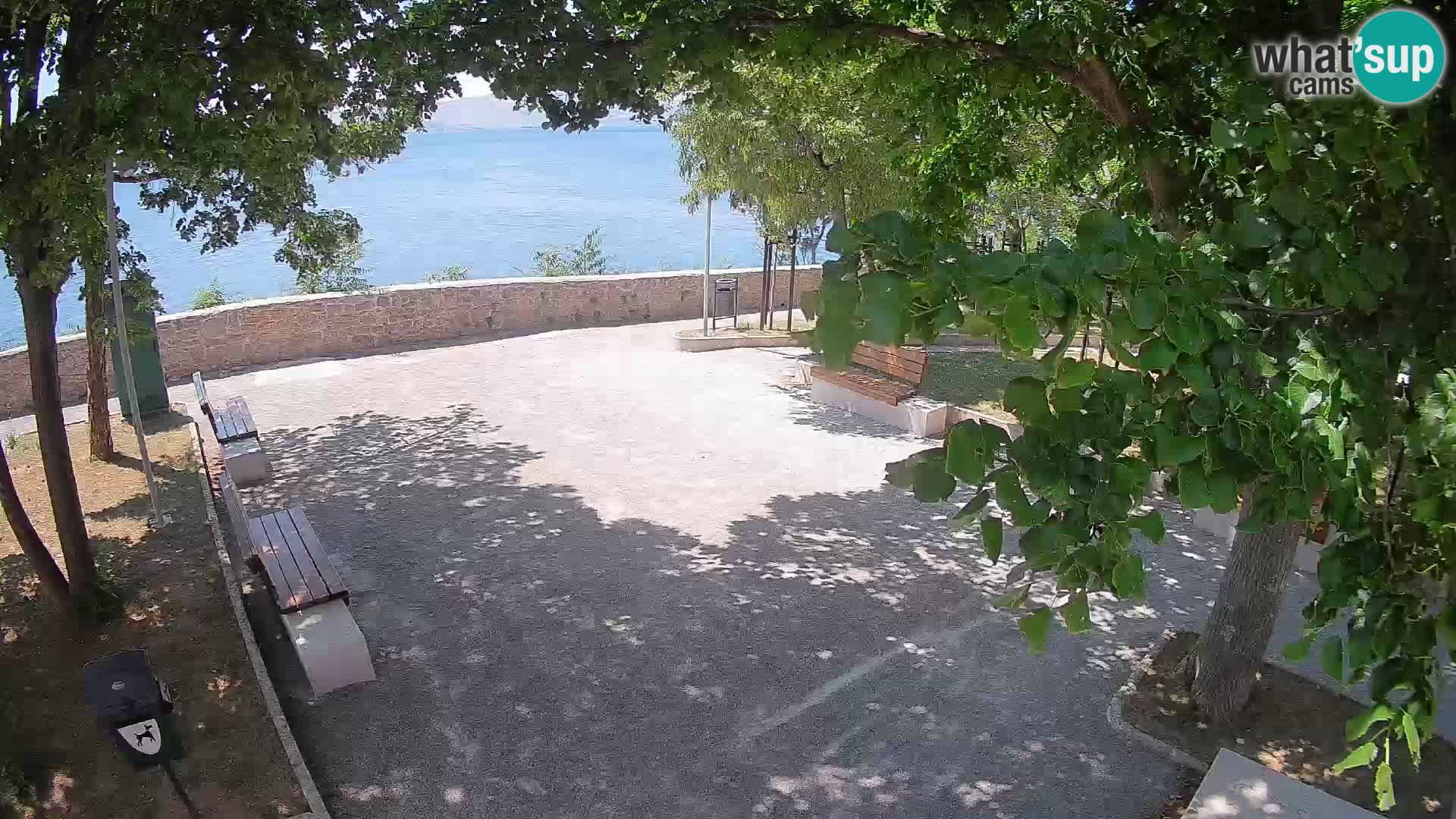 Webcam Senj en direct – Parc des Écrivains et canal du Velebit