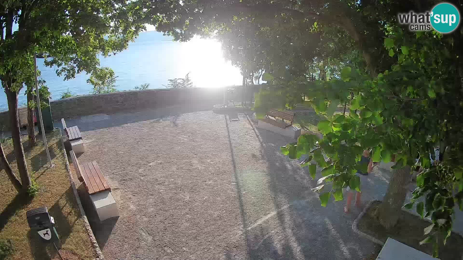 Webcam Senj en direct – Parc des Écrivains et canal du Velebit