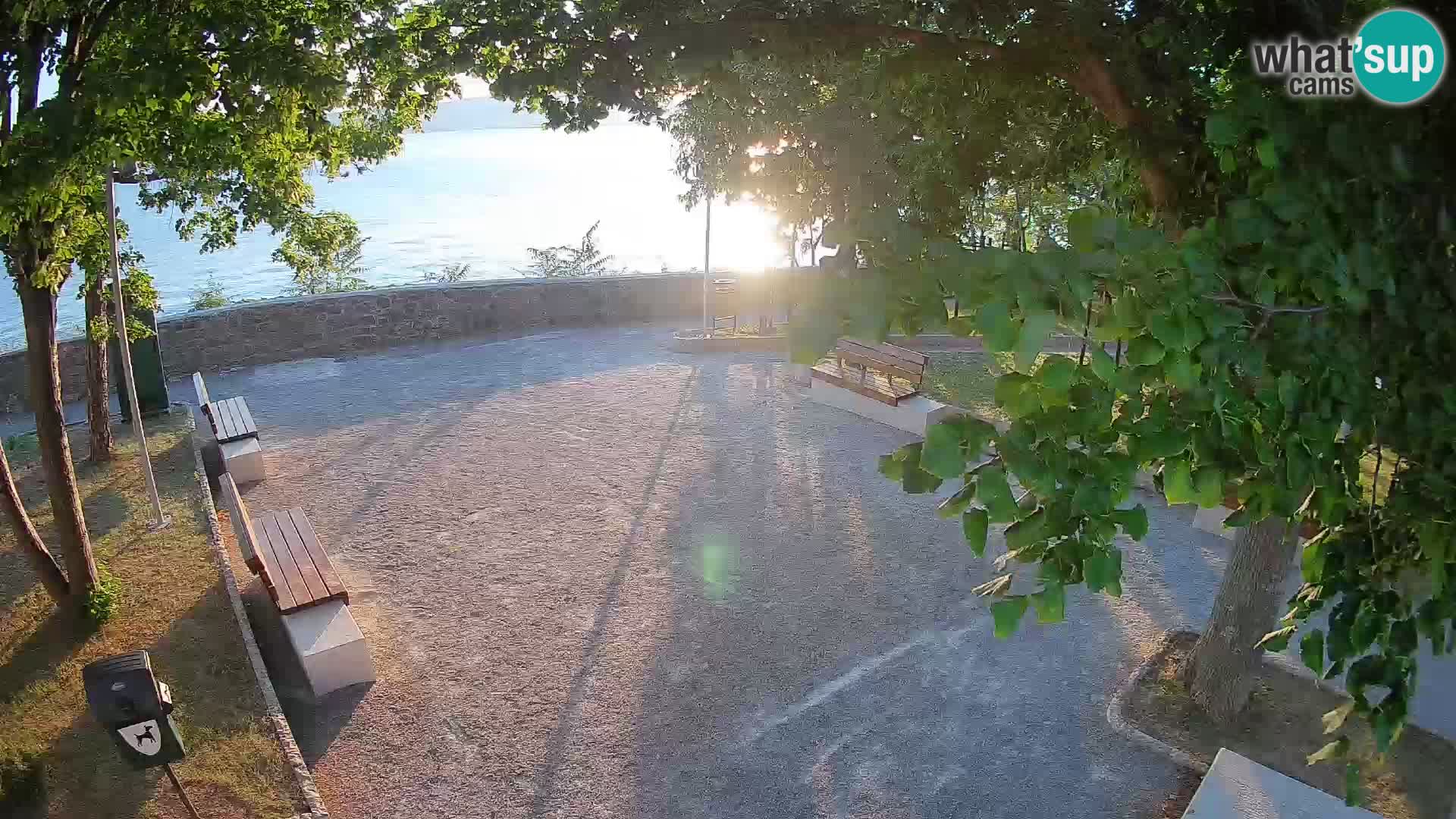 Webcam Senj en direct – Parc des Écrivains et canal du Velebit