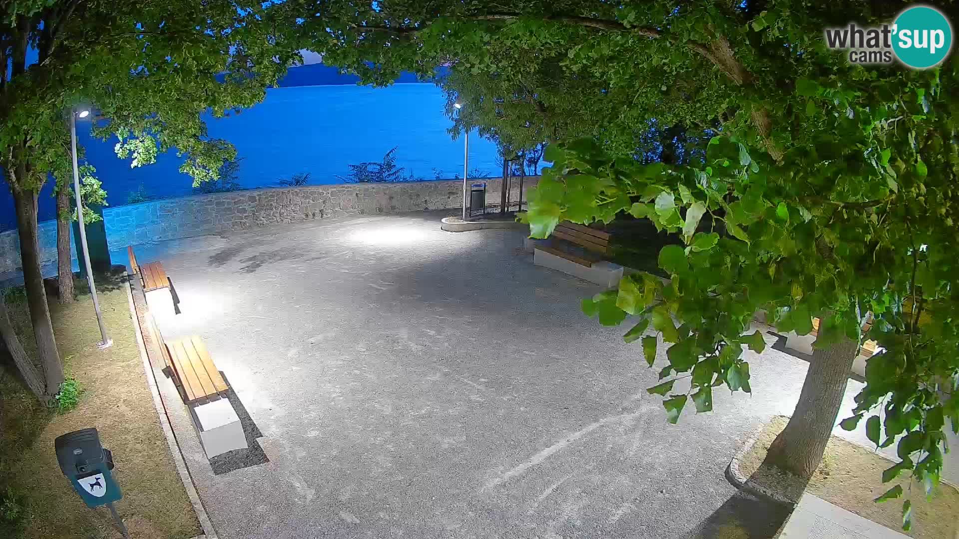 Kamera uživo Senj – Park književnika i Velebitski kanal