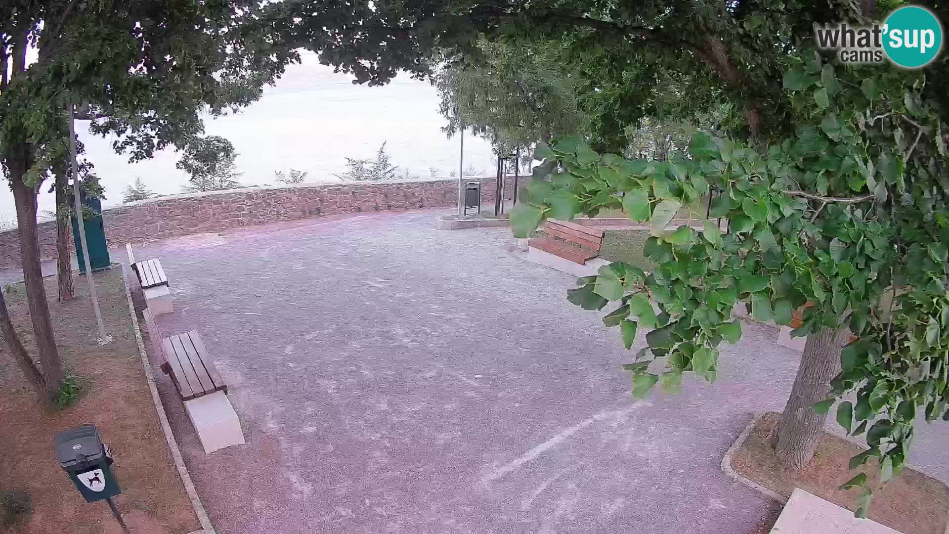 Kamera uživo Senj – Park književnika i Velebitski kanal