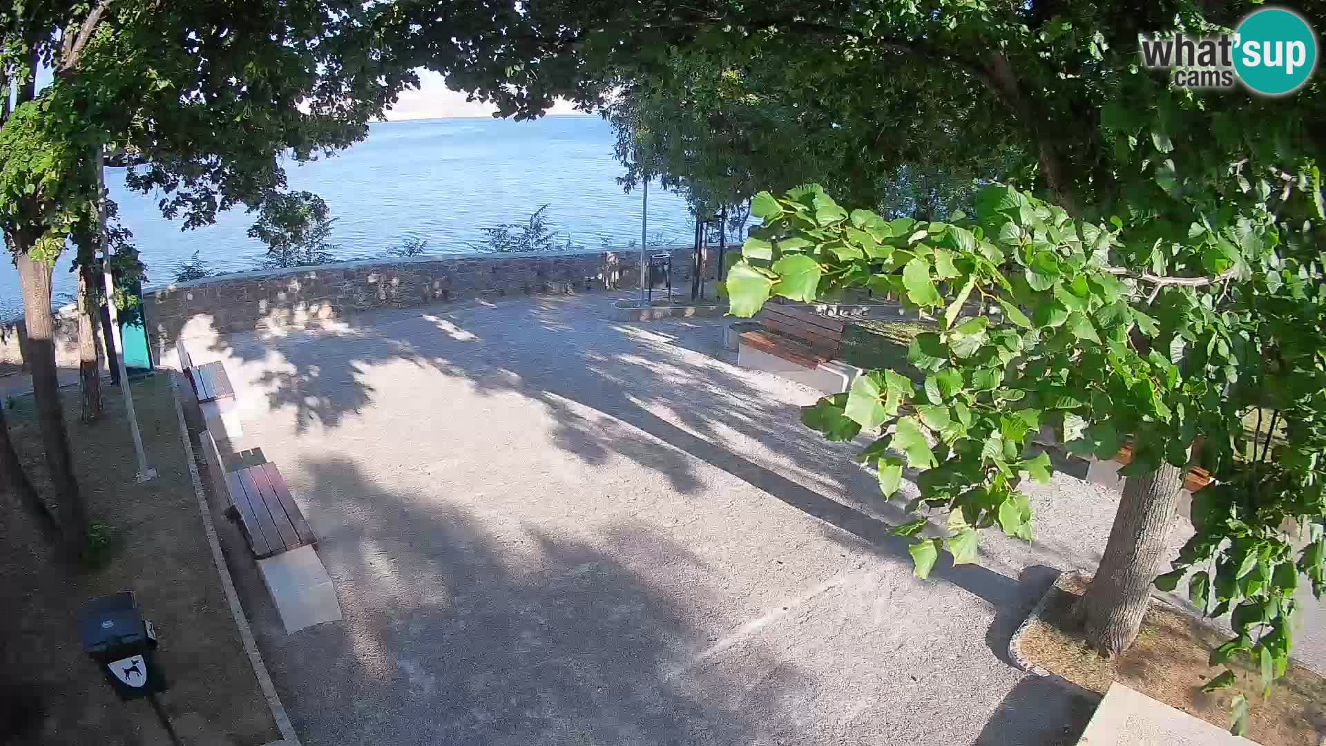 Spletna kamera Senj v živo – Park pisateljev in Velebitski kanal