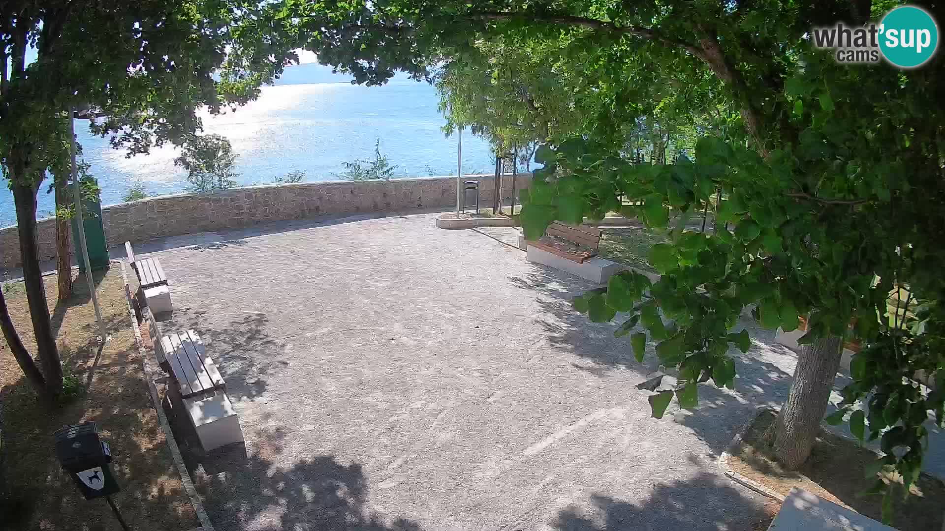 Spletna kamera Senj v živo – Park pisateljev in Velebitski kanal