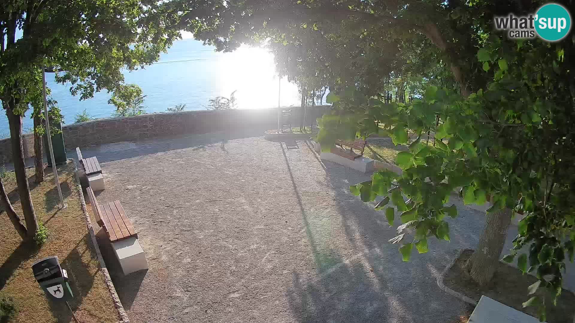 Webcam Senj en direct – Parc des Écrivains et canal du Velebit
