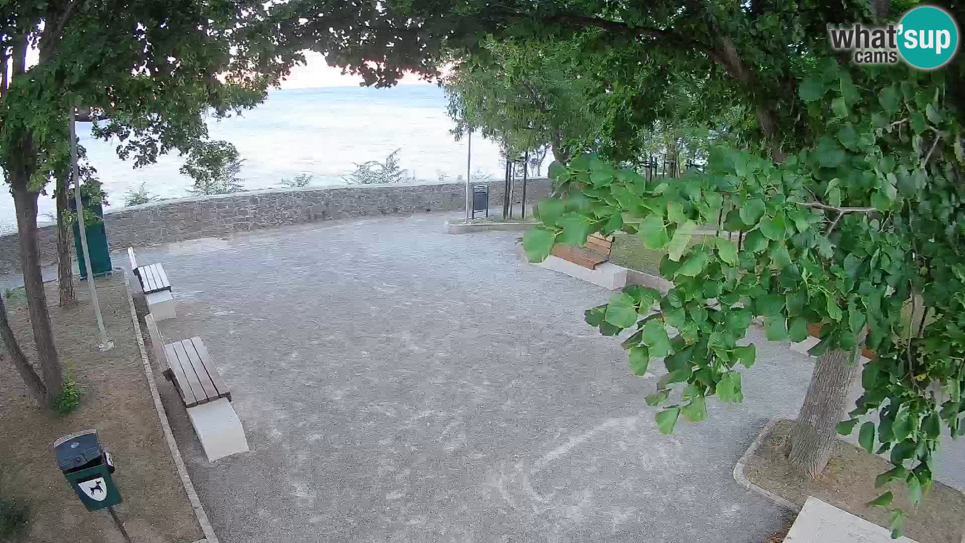 Kamera uživo Senj – Park književnika i Velebitski kanal
