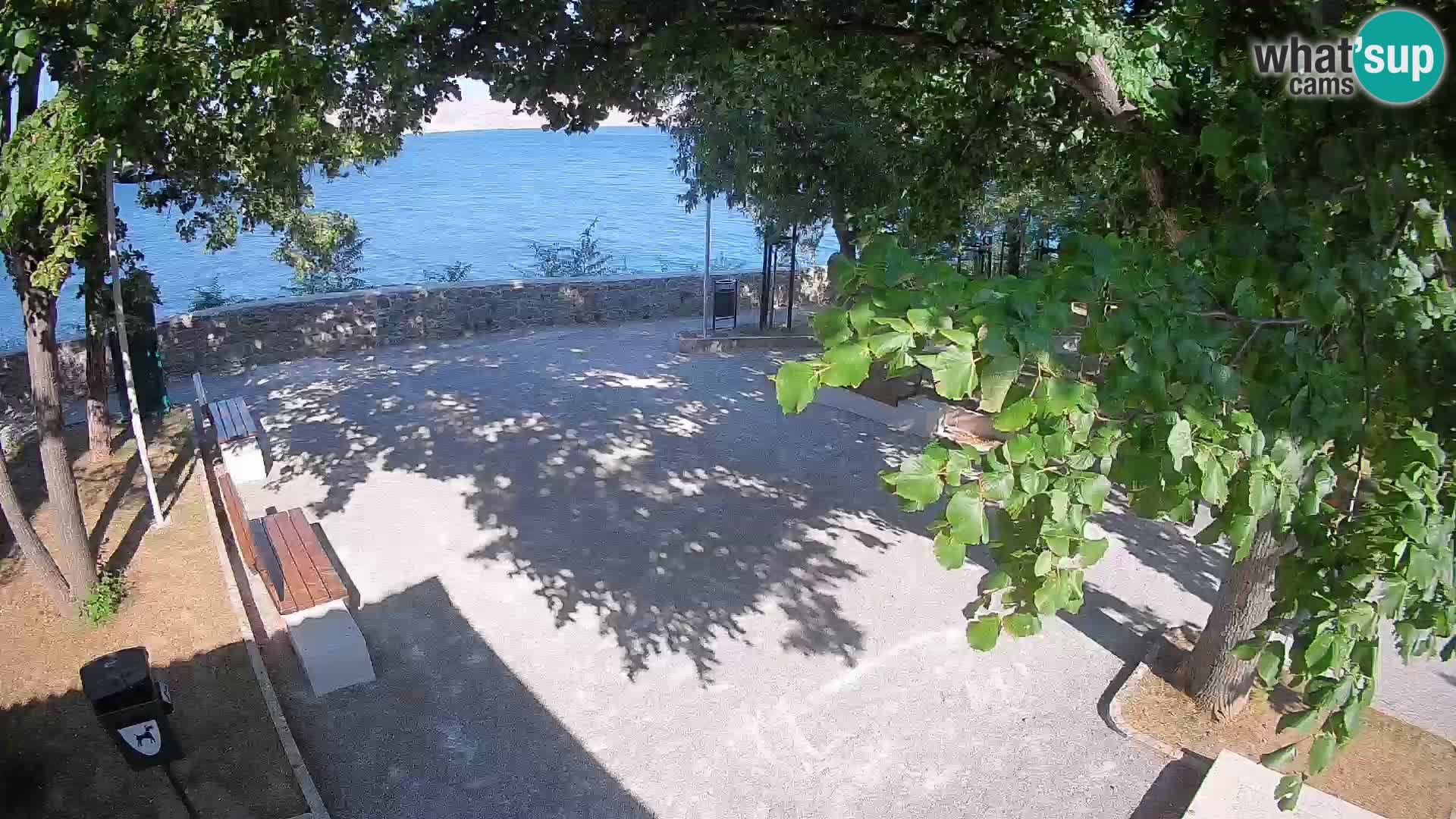 Spletna kamera Senj v živo – Park pisateljev in Velebitski kanal