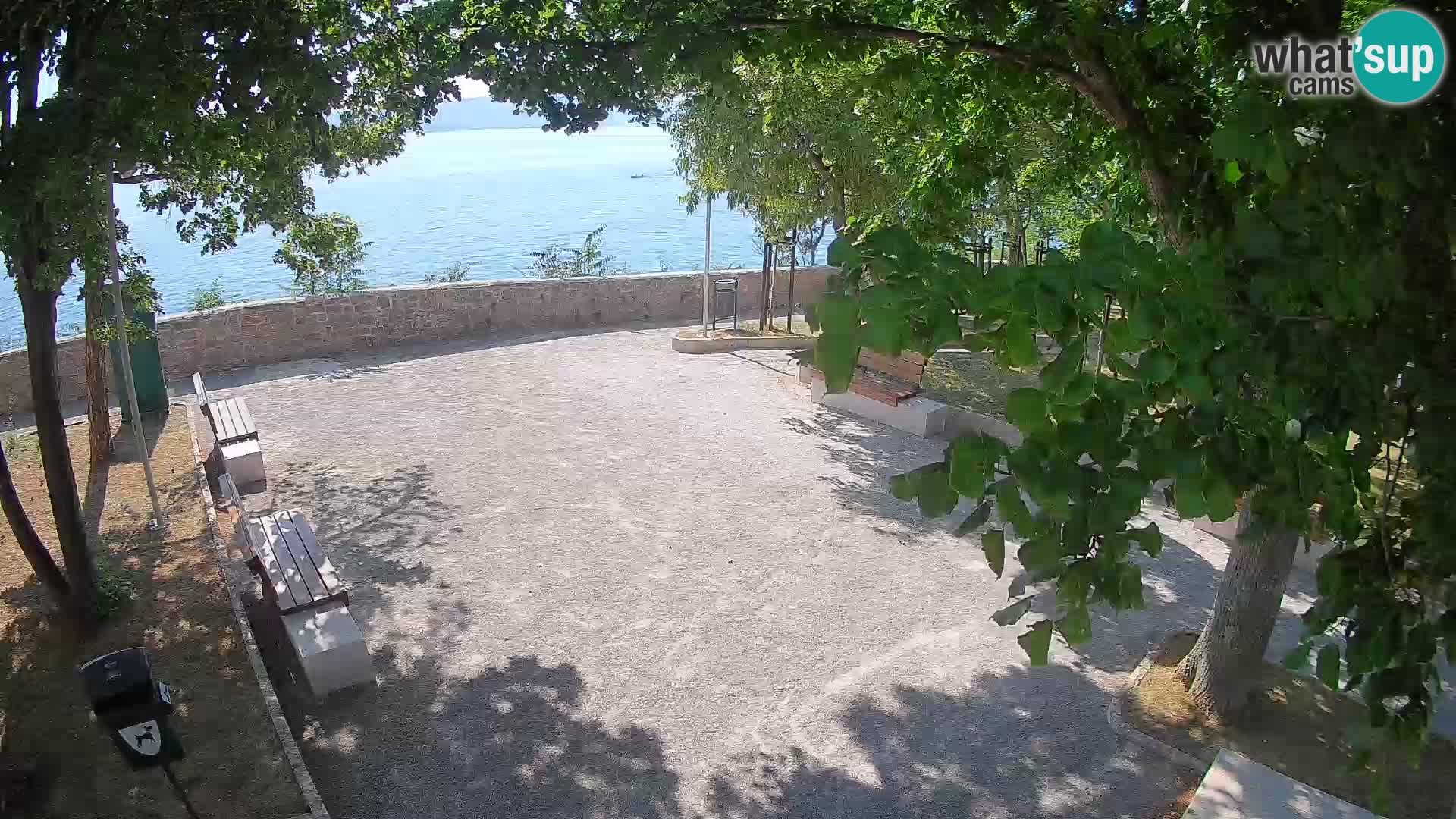 Spletna kamera Senj v živo – Park pisateljev in Velebitski kanal