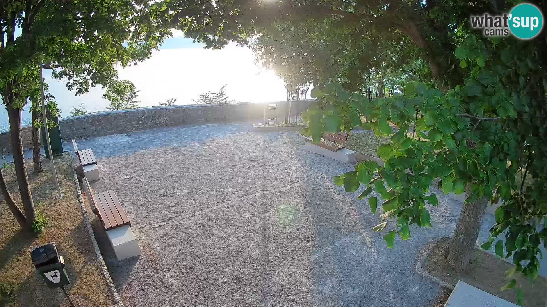 Kamera uživo Senj – Park književnika i Velebitski kanal