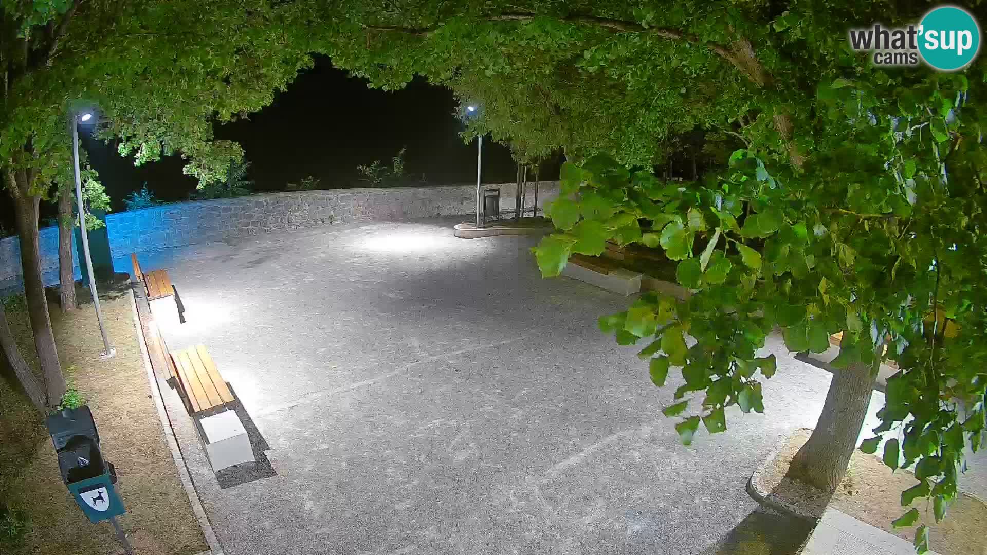 Spletna kamera Senj v živo – Park pisateljev in Velebitski kanal