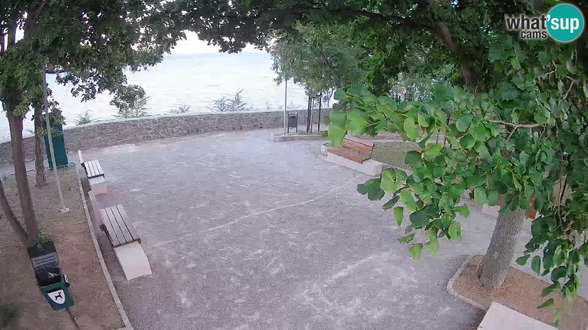 Spletna kamera Senj v živo – Park pisateljev in Velebitski kanal