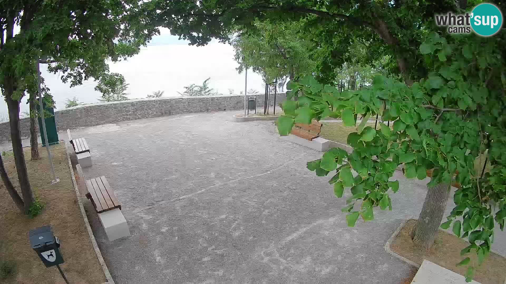 Spletna kamera Senj v živo – Park pisateljev in Velebitski kanal