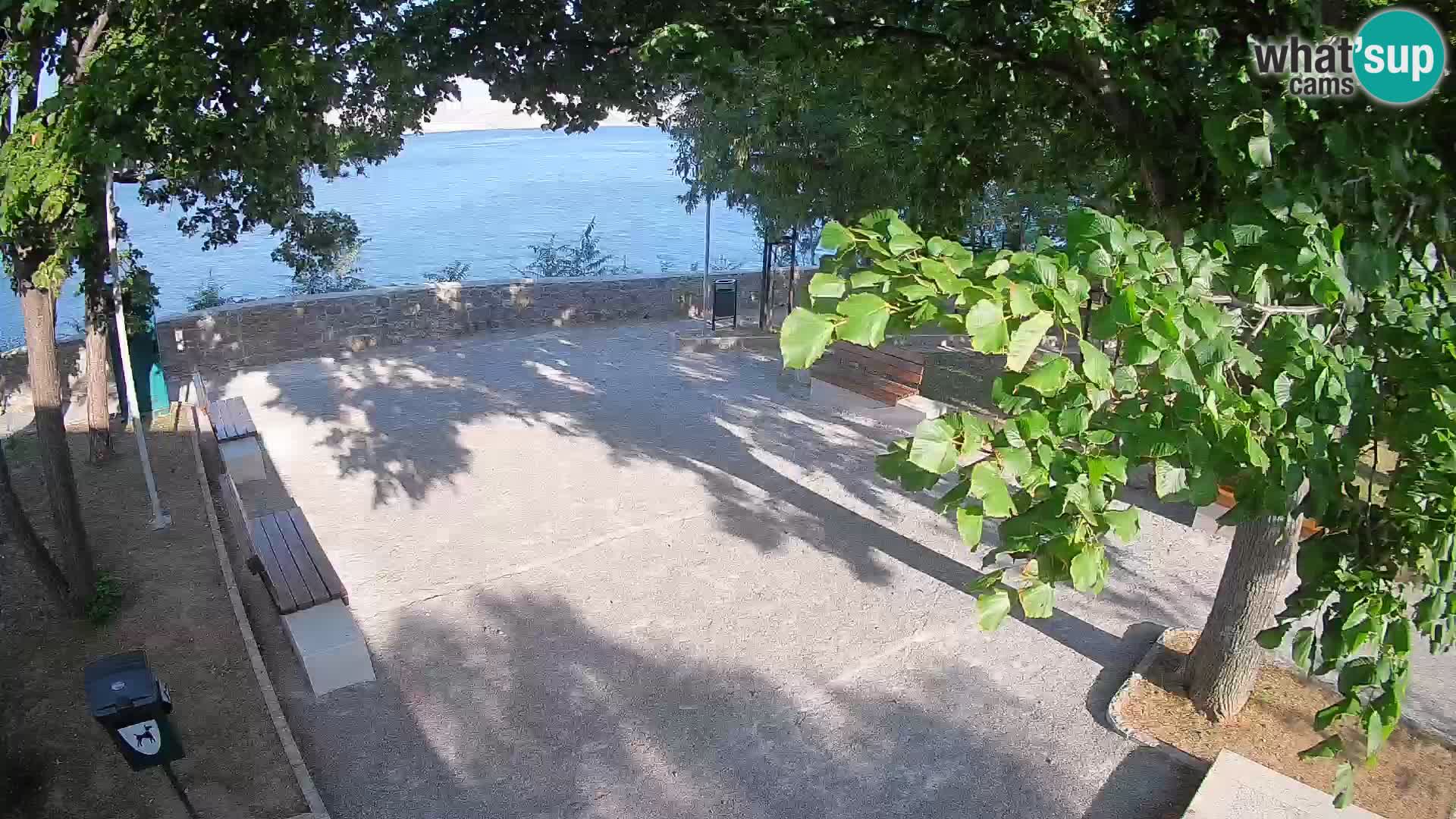 Spletna kamera Senj v živo – Park pisateljev in Velebitski kanal