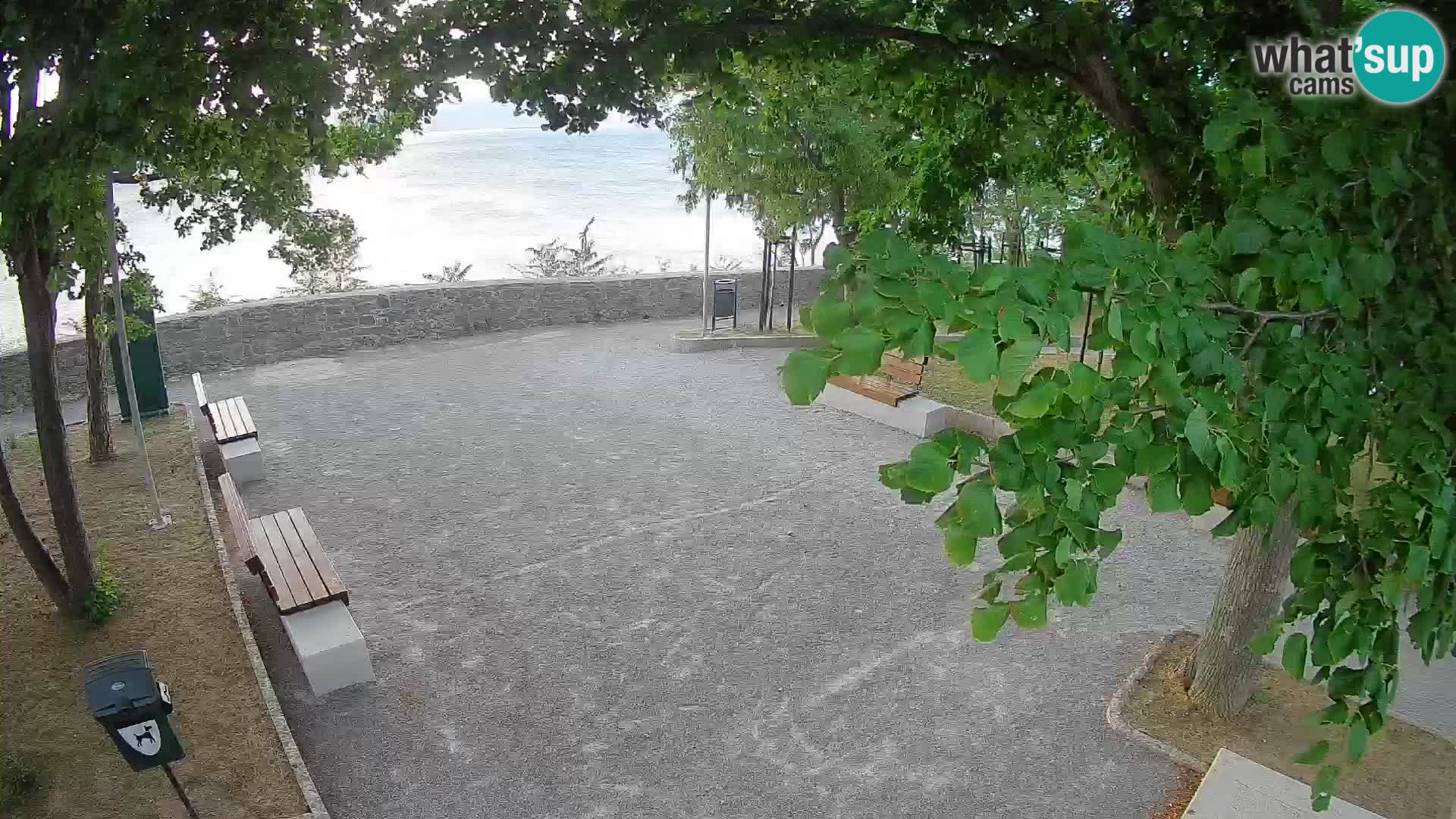 Spletna kamera Senj v živo – Park pisateljev in Velebitski kanal