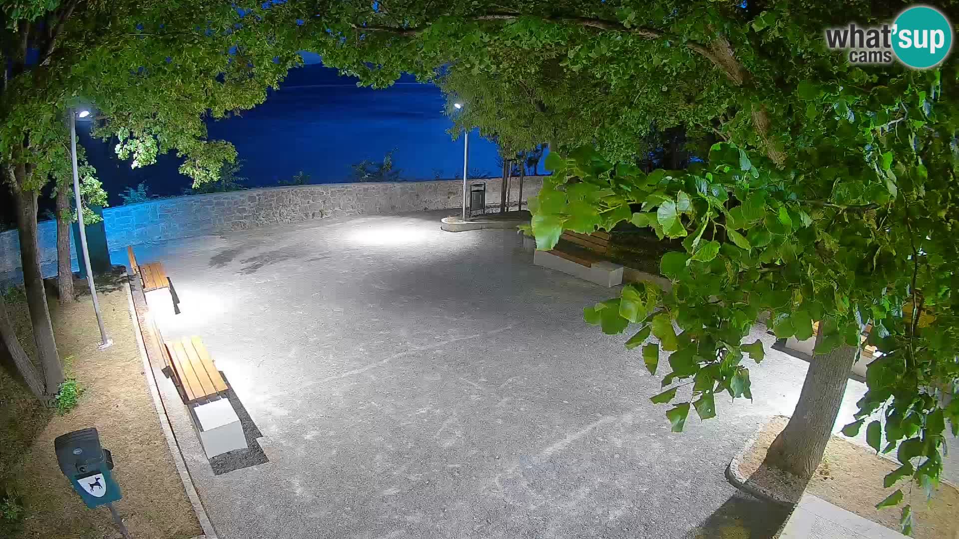 Spletna kamera Senj v živo – Park pisateljev in Velebitski kanal