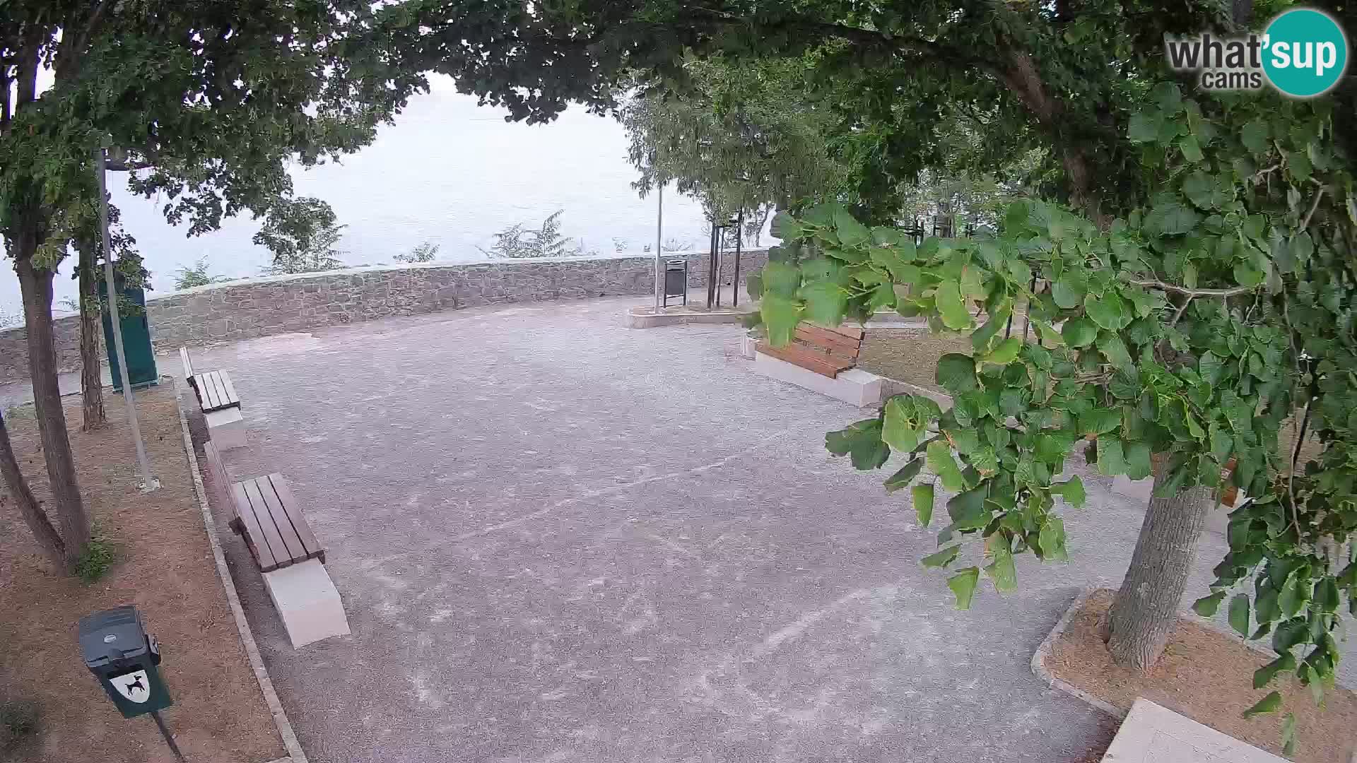 Spletna kamera Senj v živo – Park pisateljev in Velebitski kanal