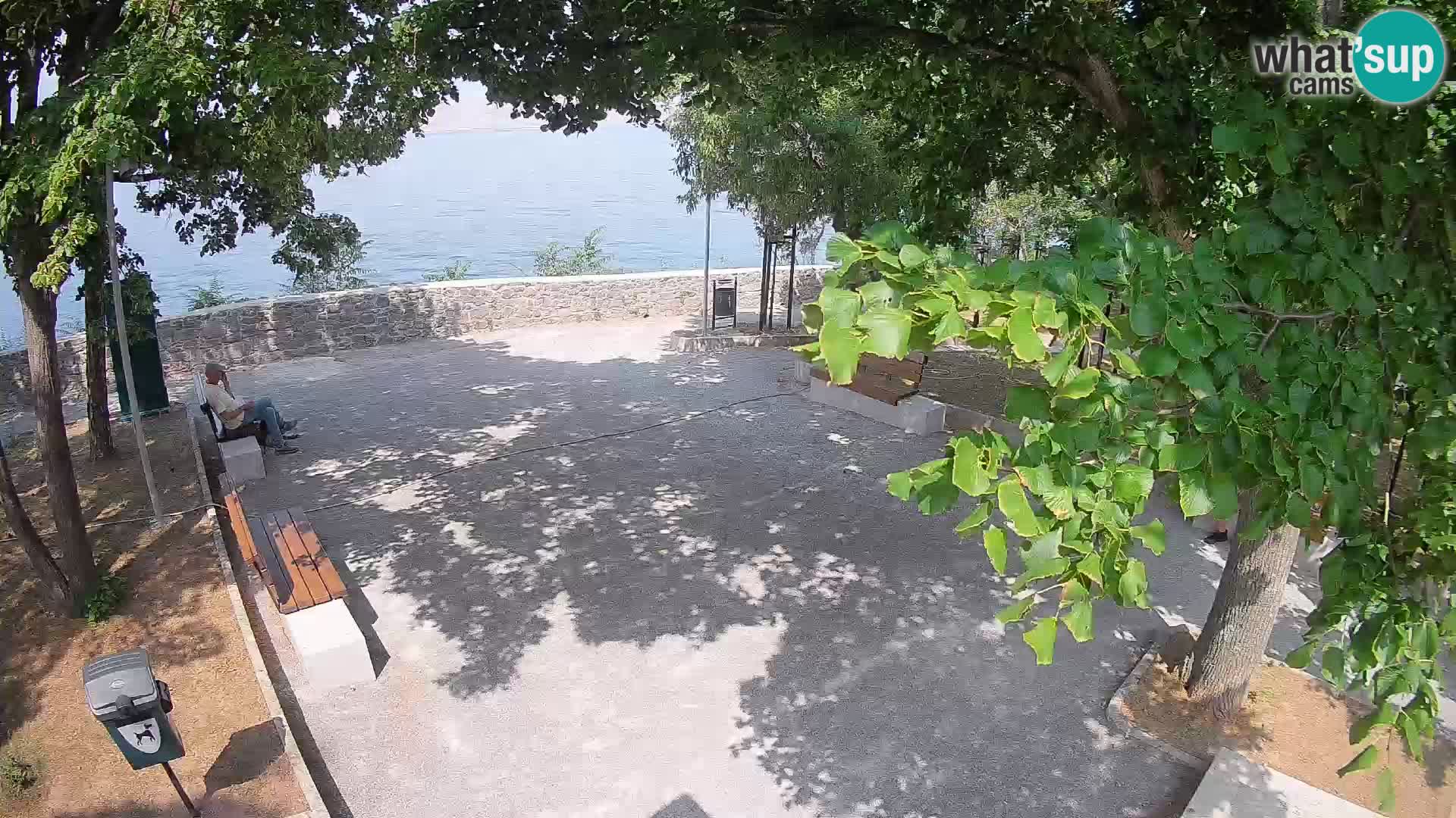 Spletna kamera Senj v živo – Park pisateljev in Velebitski kanal