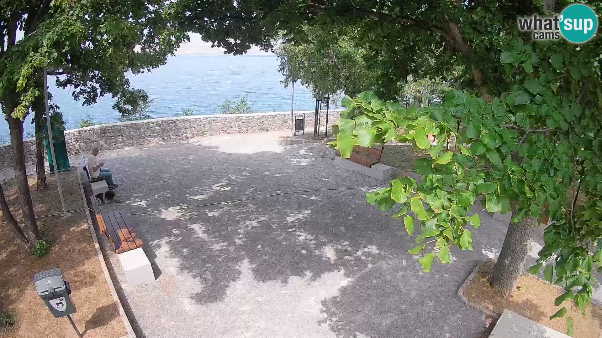 Spletna kamera Senj v živo – Park pisateljev in Velebitski kanal
