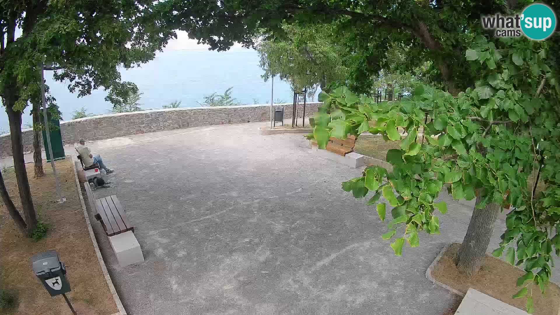 Spletna kamera Senj v živo – Park pisateljev in Velebitski kanal