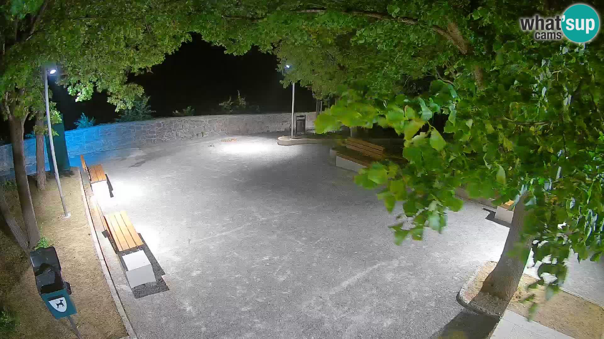 Spletna kamera Senj v živo – Park pisateljev in Velebitski kanal