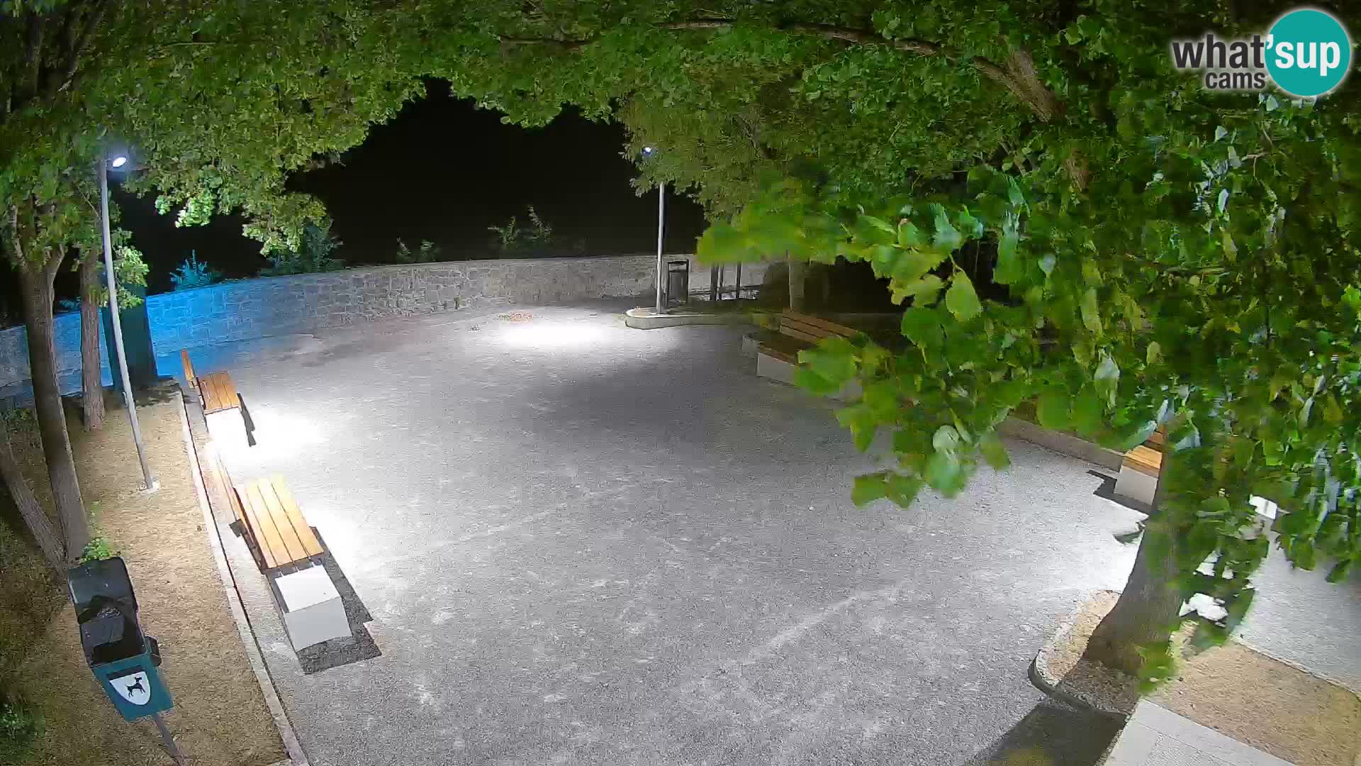 Spletna kamera Senj v živo – Park pisateljev in Velebitski kanal