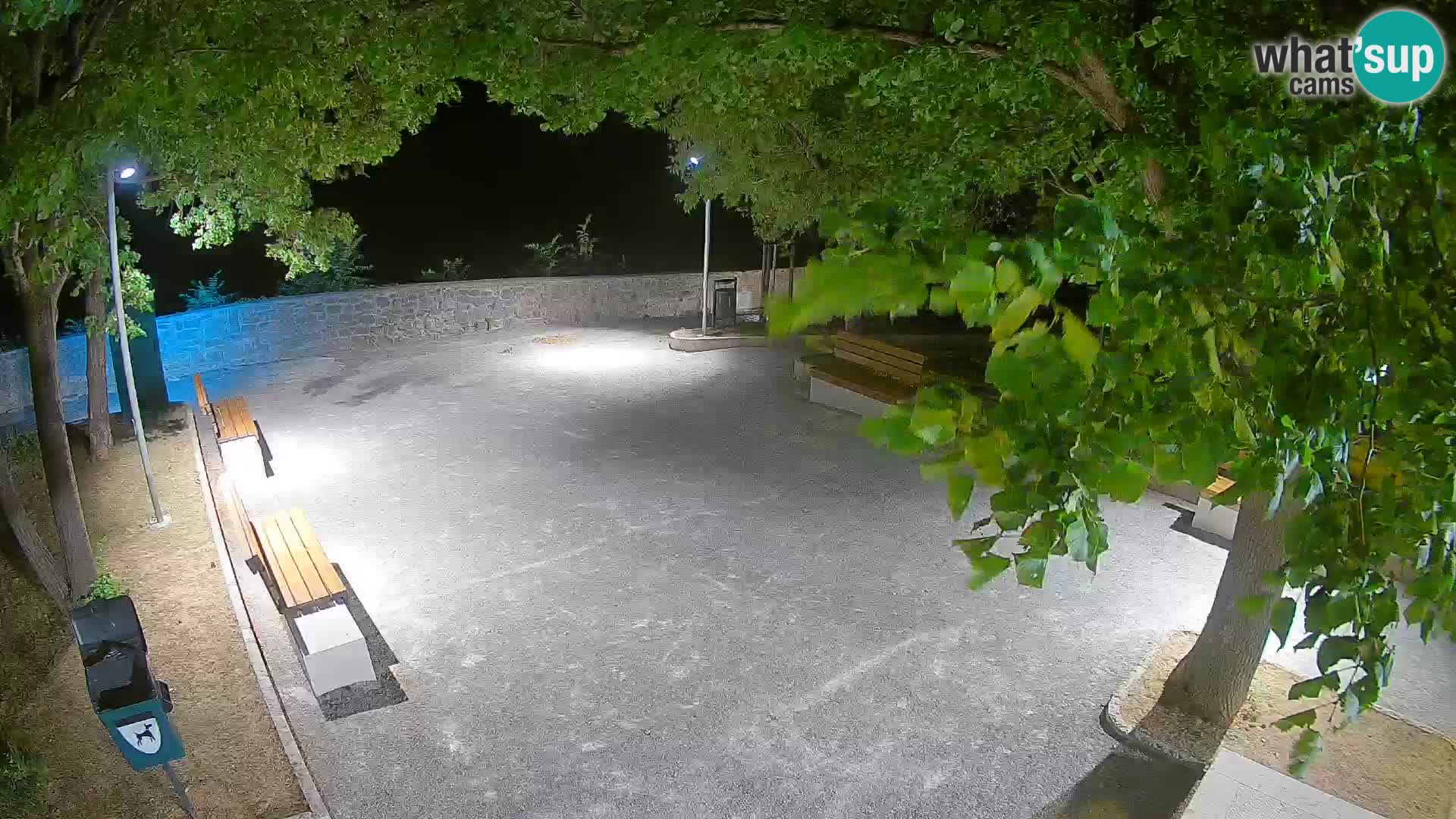 Spletna kamera Senj v živo – Park pisateljev in Velebitski kanal