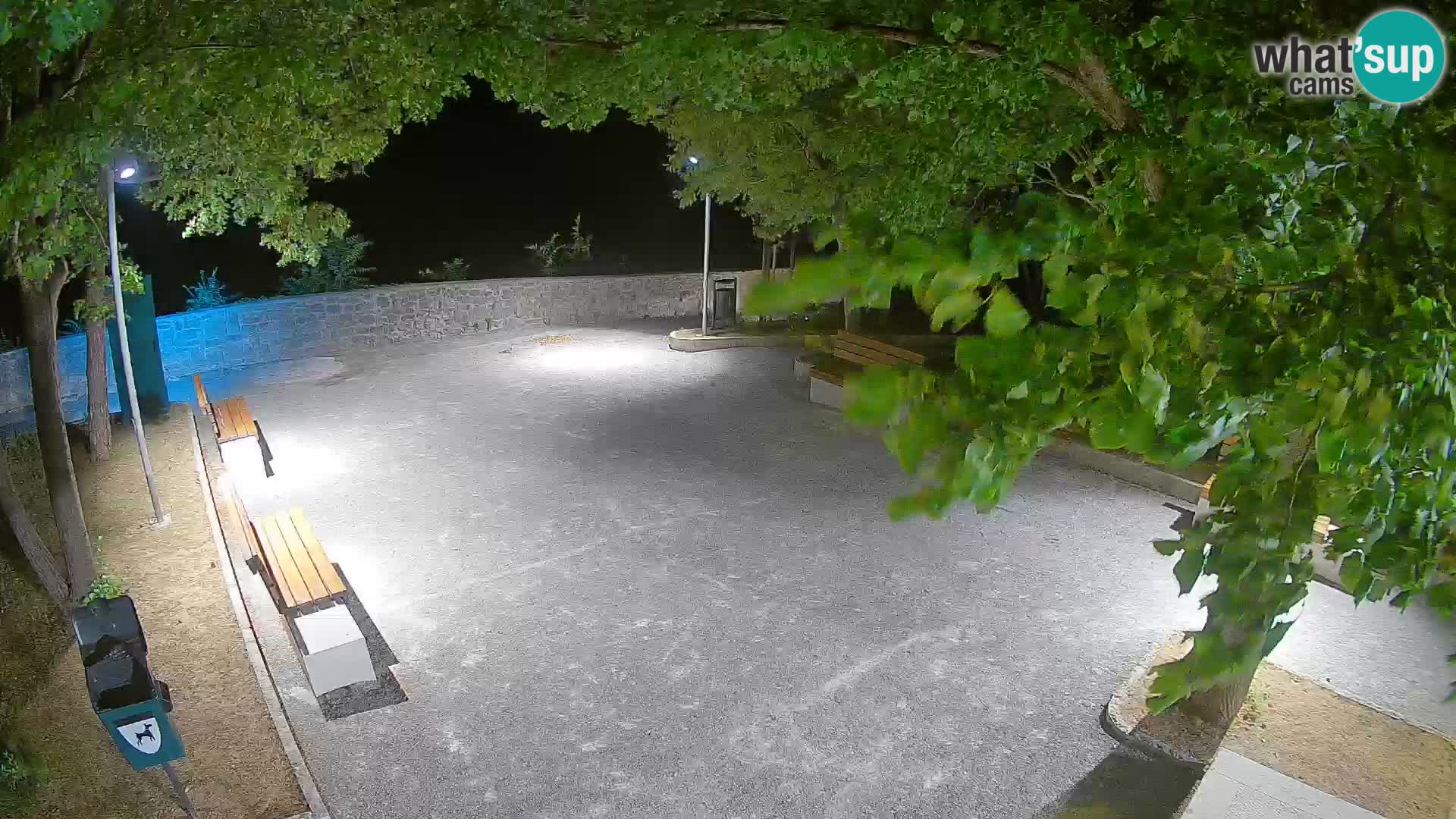 Spletna kamera Senj v živo – Park pisateljev in Velebitski kanal