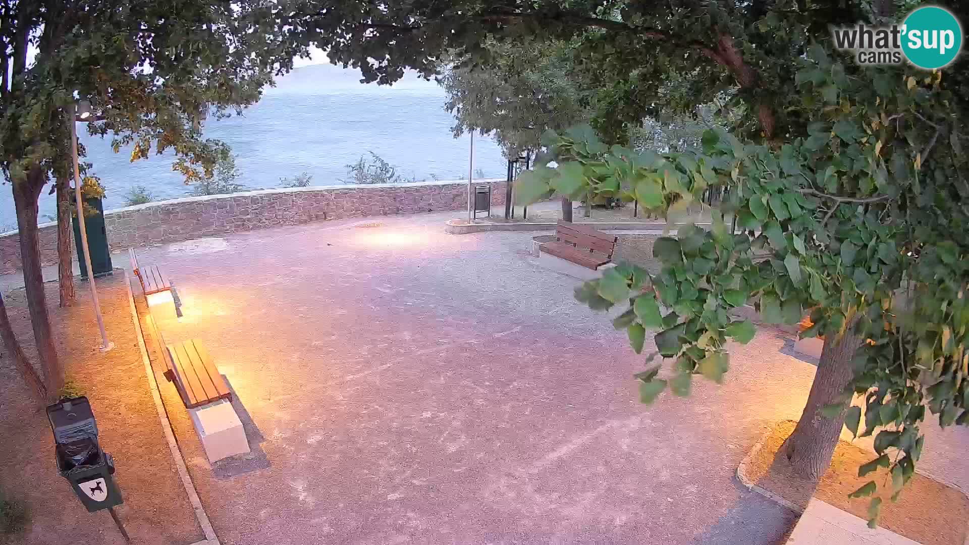Webcam Senj en direct – Parc des Écrivains et canal du Velebit