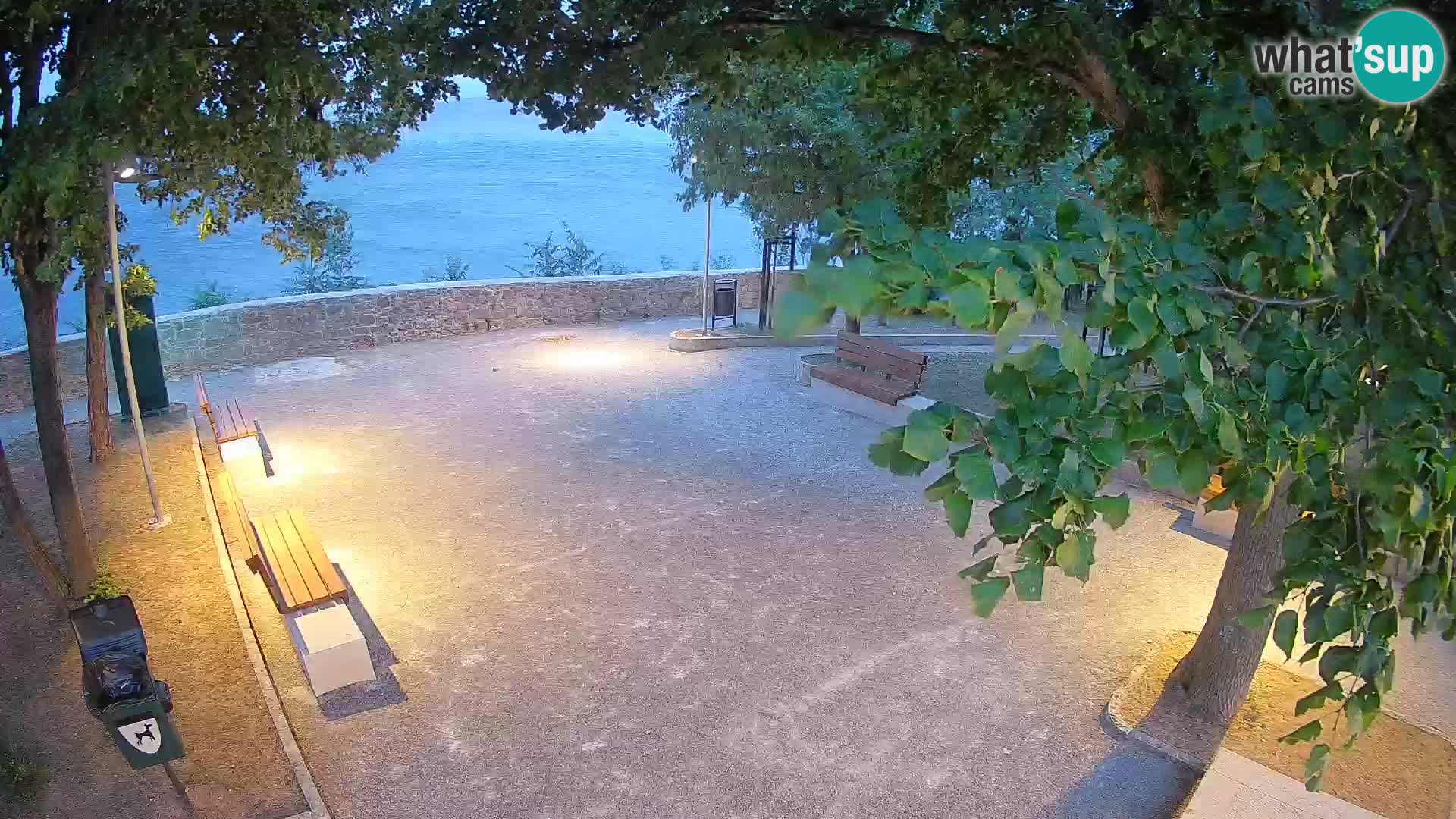 Senj Live Webcam – Schriftstellerpark und Velebit-Kanal
