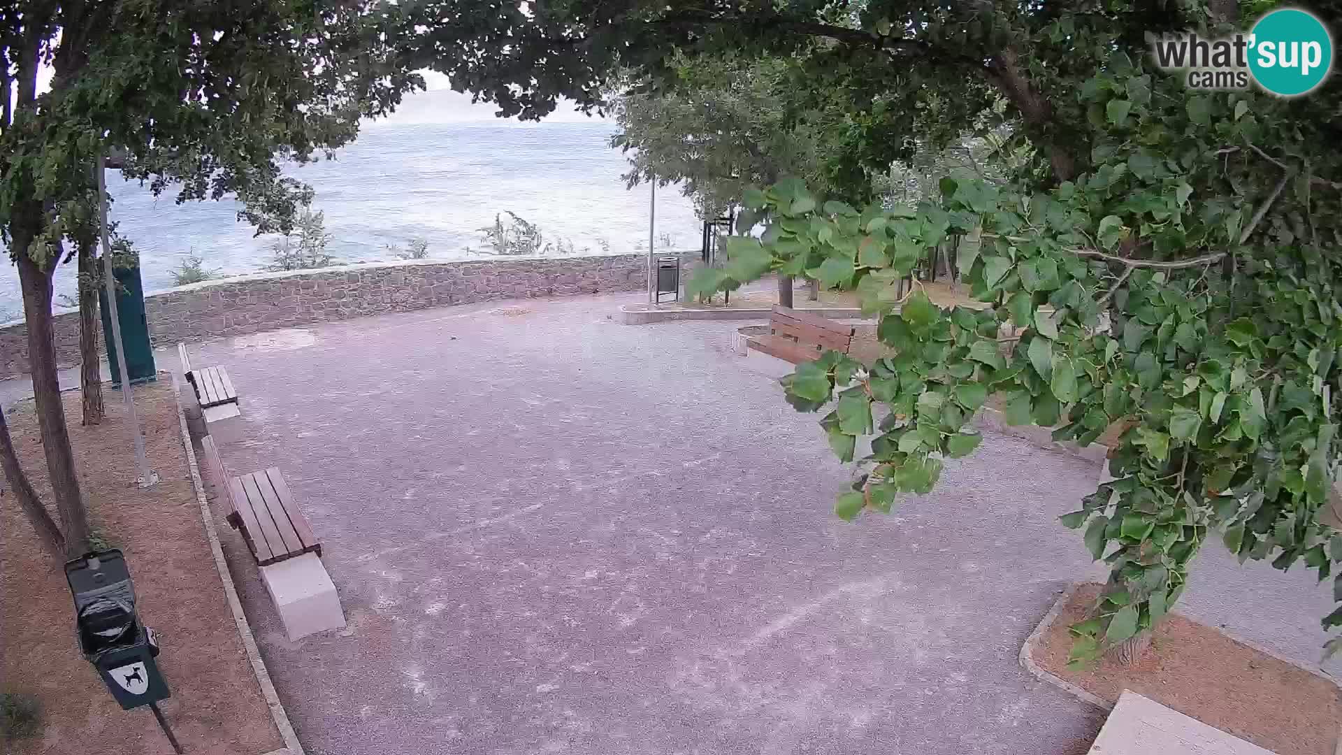 Spletna kamera Senj v živo – Park pisateljev in Velebitski kanal