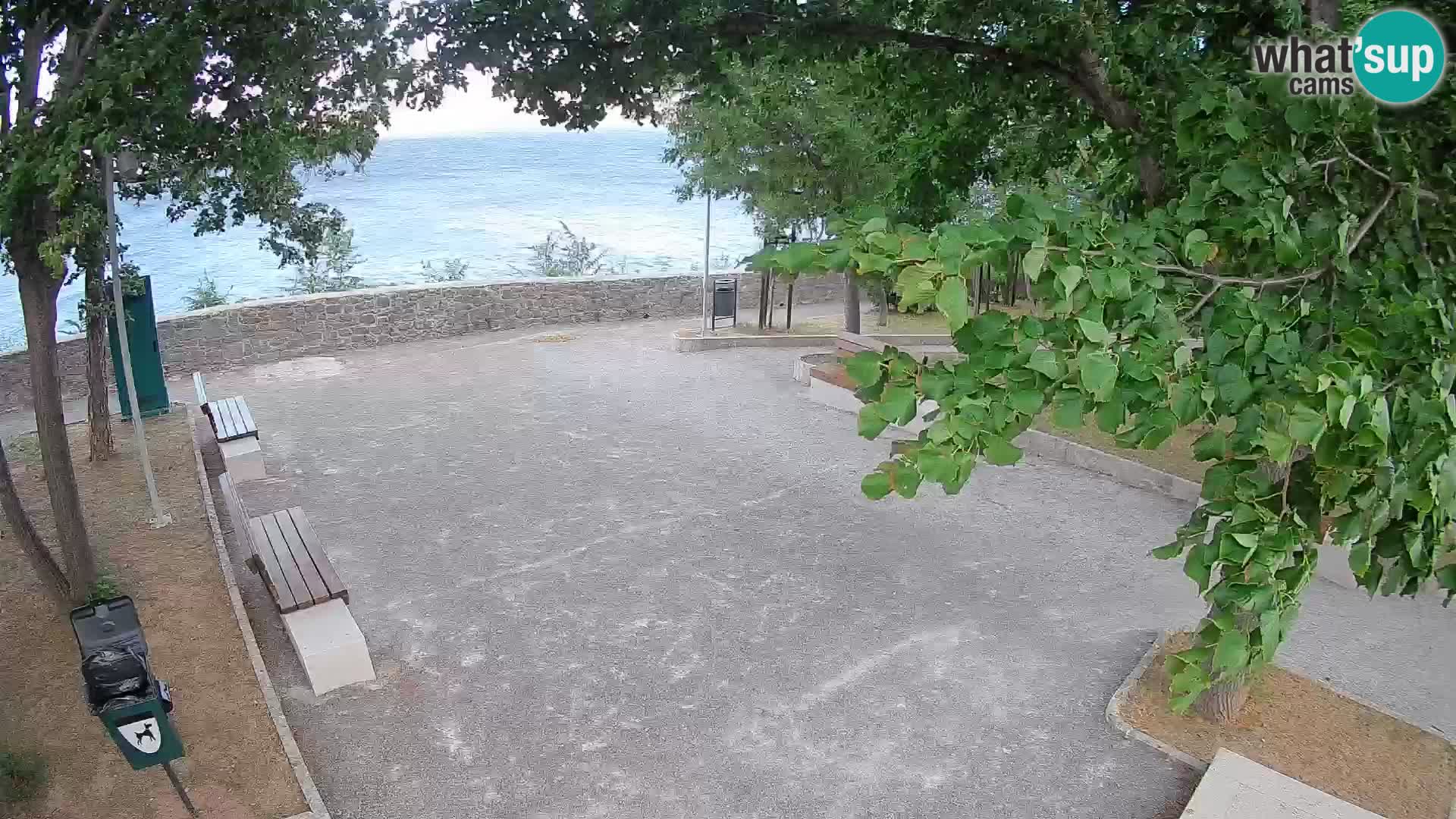 Spletna kamera Senj v živo – Park pisateljev in Velebitski kanal