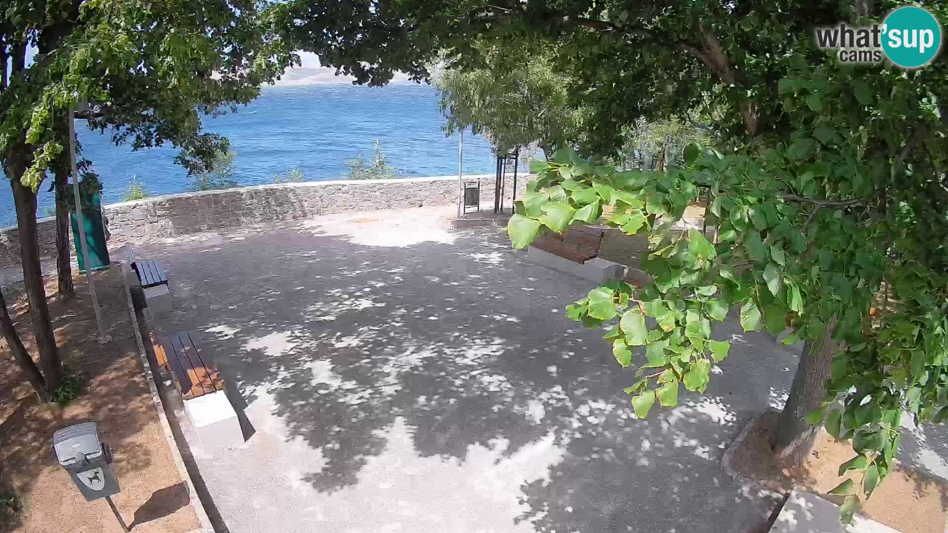 Spletna kamera Senj v živo – Park pisateljev in Velebitski kanal