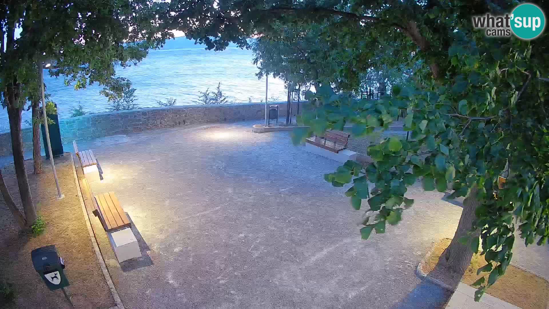 Kamera uživo Senj – Park književnika i Velebitski kanal