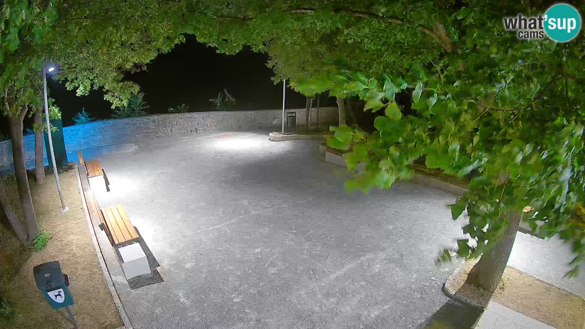 Webcam Senj en direct – Parc des Écrivains et canal du Velebit