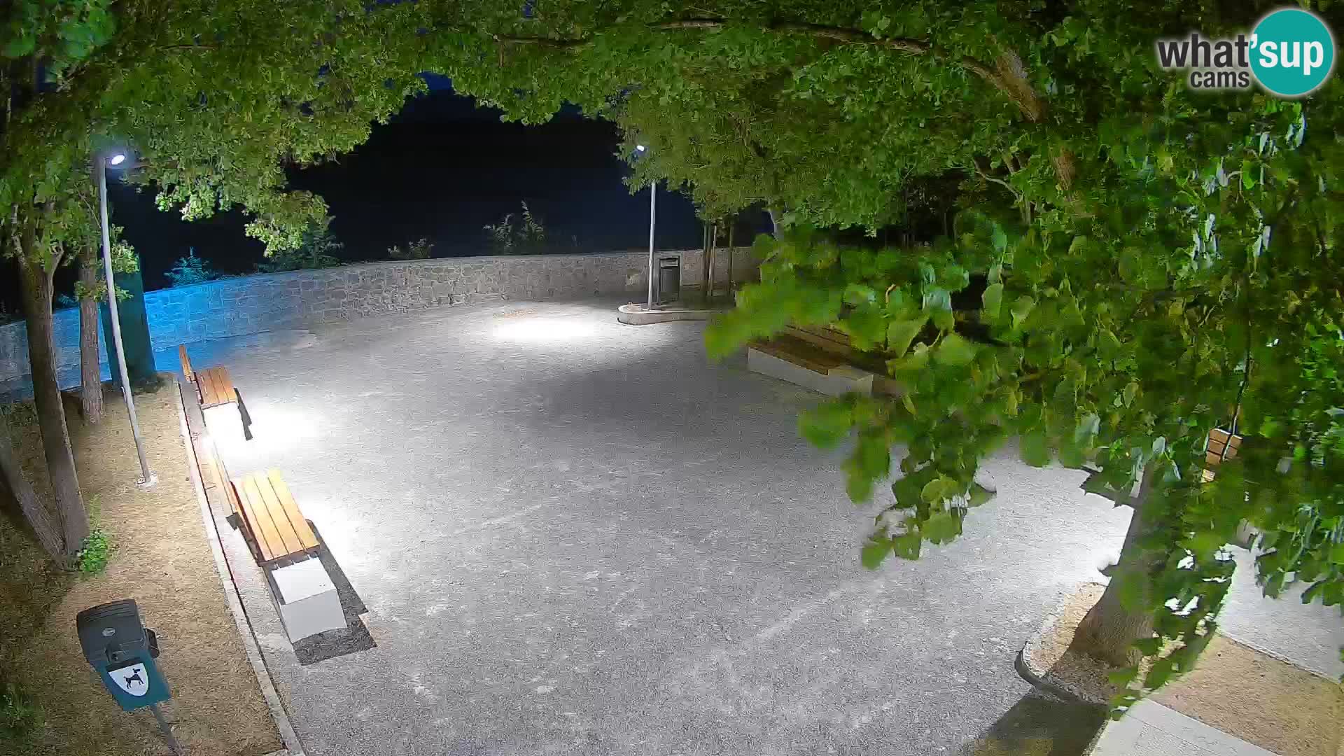 Spletna kamera Senj v živo – Park pisateljev in Velebitski kanal