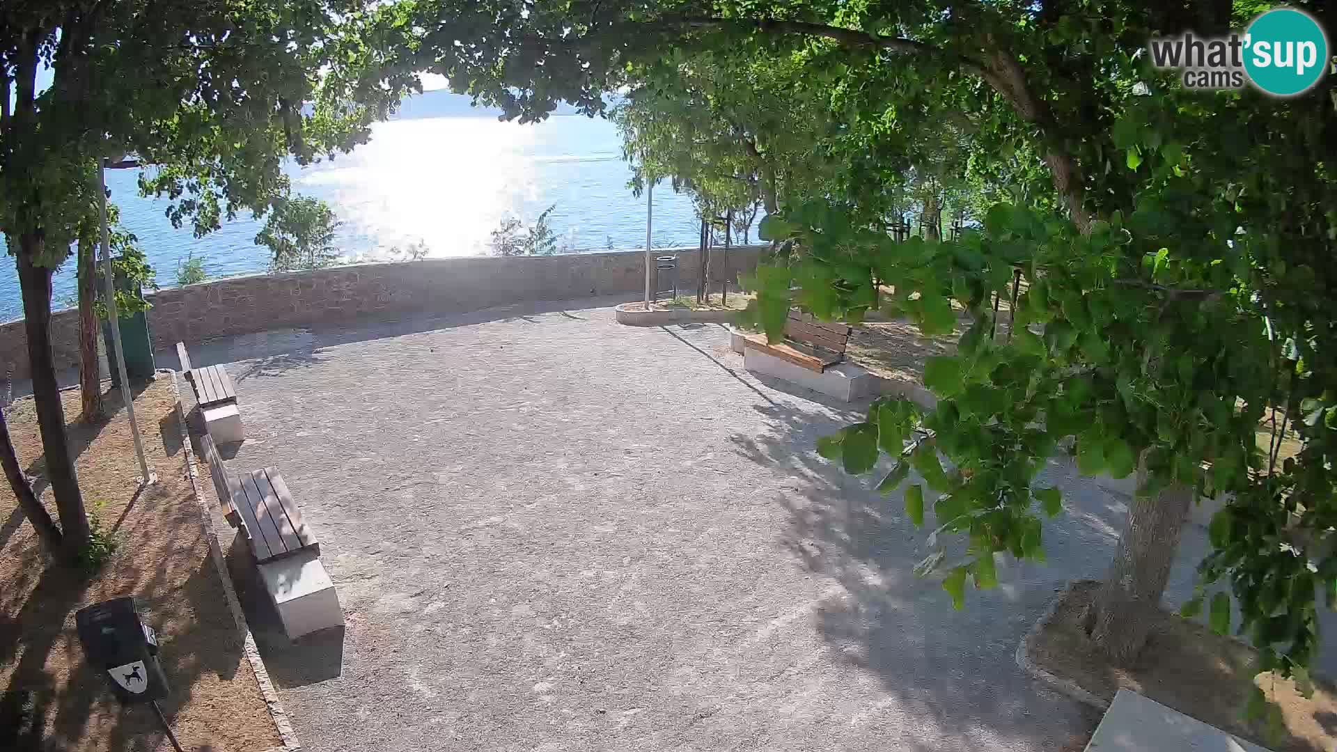 Spletna kamera Senj v živo – Park pisateljev in Velebitski kanal