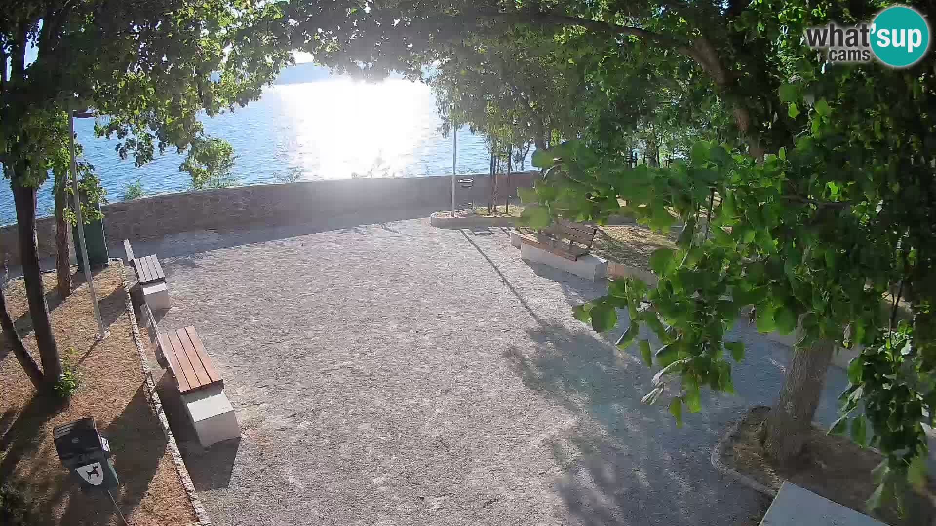 Webcam Senj en direct – Parc des Écrivains et canal du Velebit