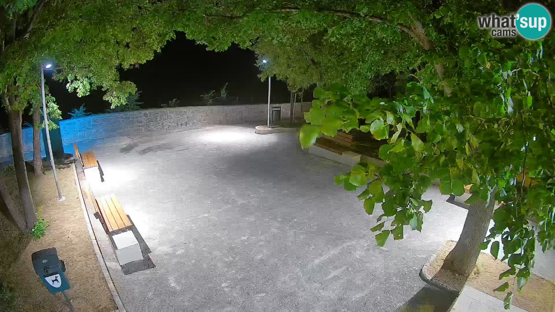 Spletna kamera Senj v živo – Park pisateljev in Velebitski kanal