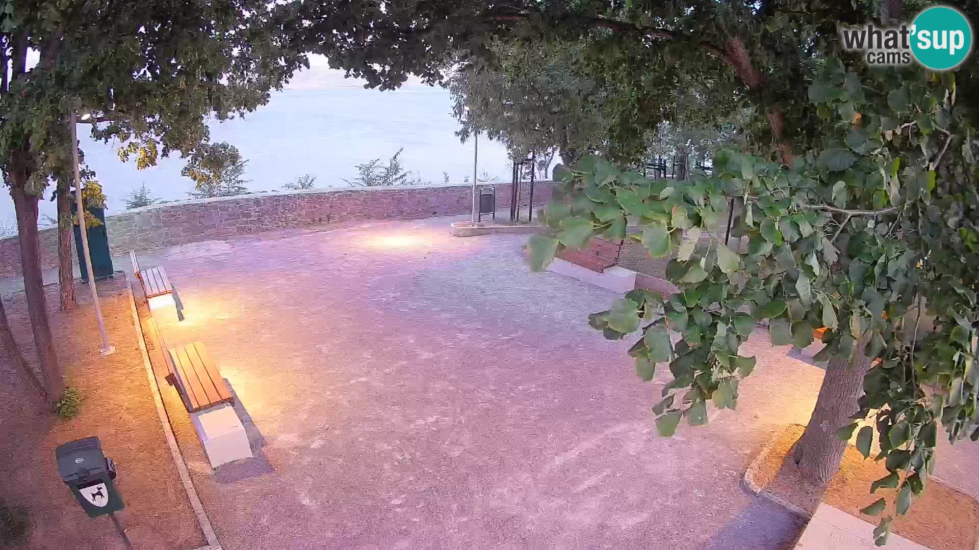 Webcam Senj en direct – Parc des Écrivains et canal du Velebit
