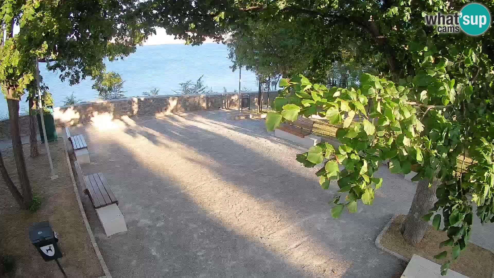 Kamera uživo Senj – Park književnika i Velebitski kanal