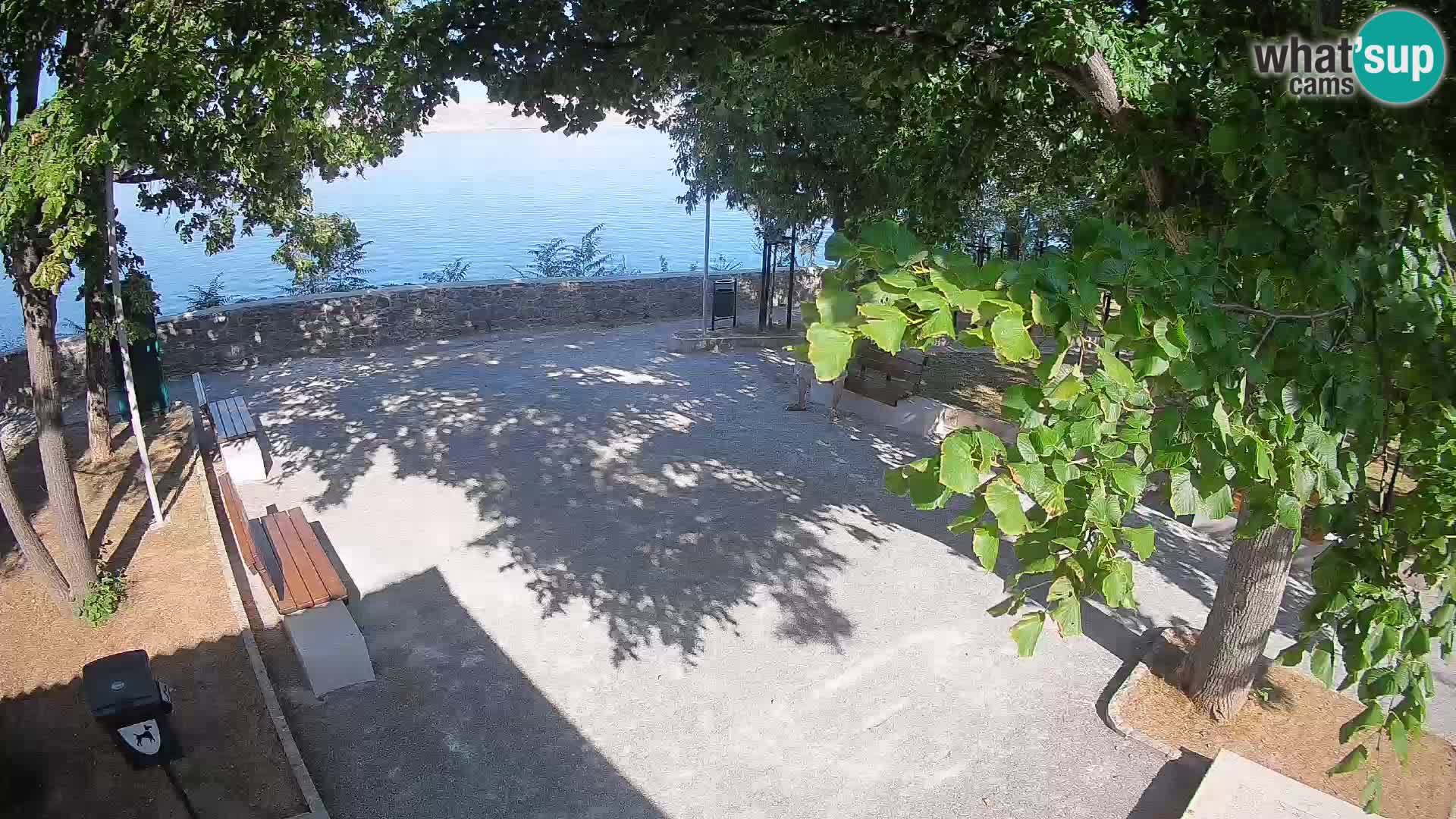 Spletna kamera Senj v živo – Park pisateljev in Velebitski kanal
