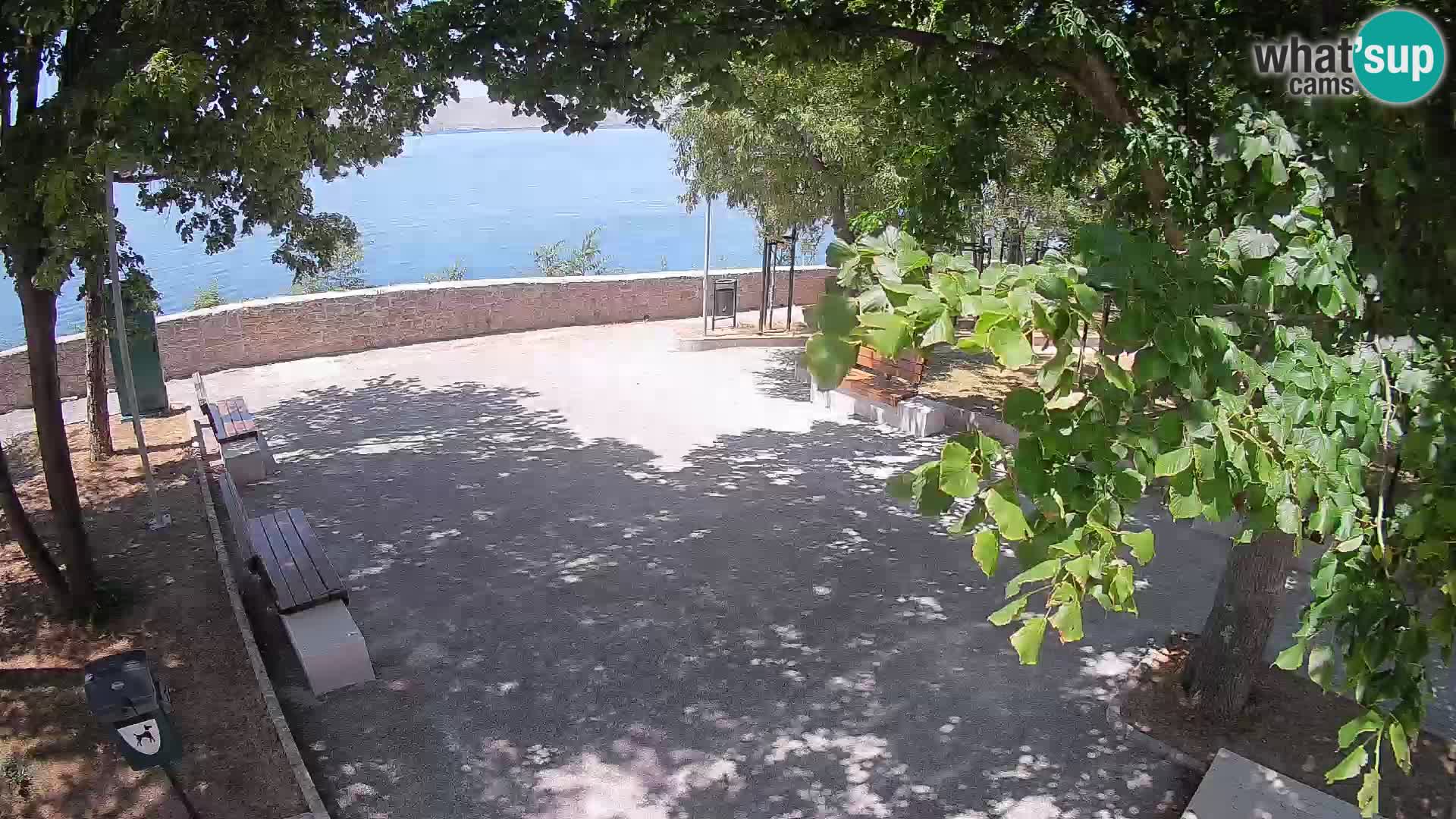 Webcam Senj en direct – Parc des Écrivains et canal du Velebit