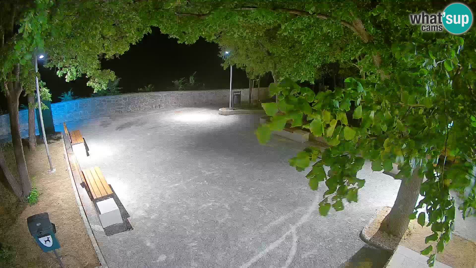Spletna kamera Senj v živo – Park pisateljev in Velebitski kanal