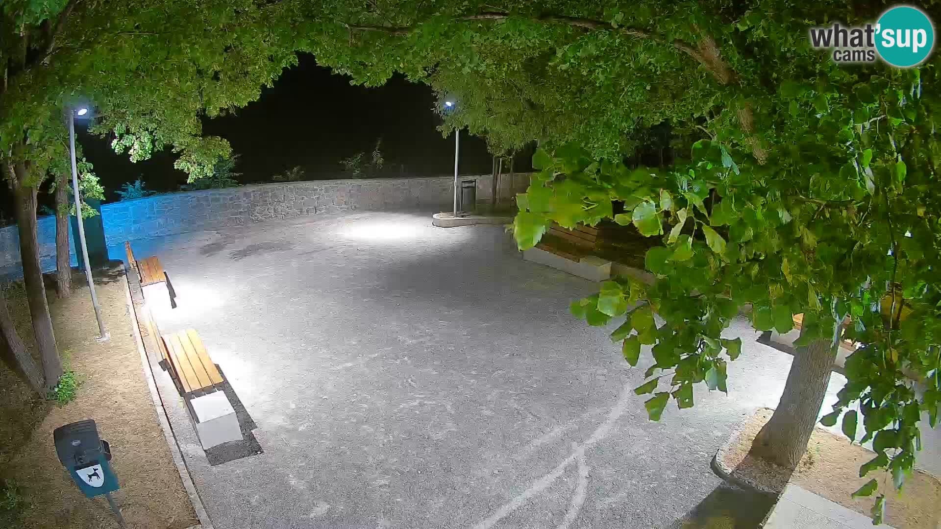 Spletna kamera Senj v živo – Park pisateljev in Velebitski kanal