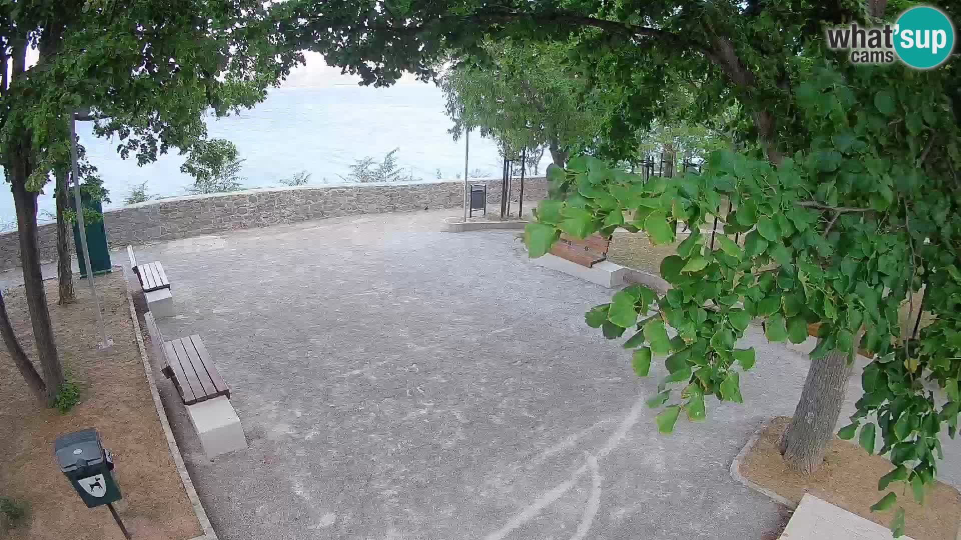 Spletna kamera Senj v živo – Park pisateljev in Velebitski kanal