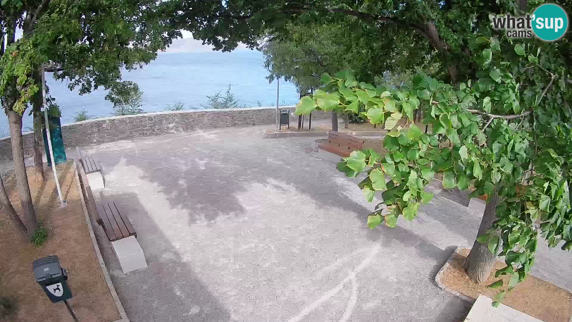 Spletna kamera Senj v živo – Park pisateljev in Velebitski kanal